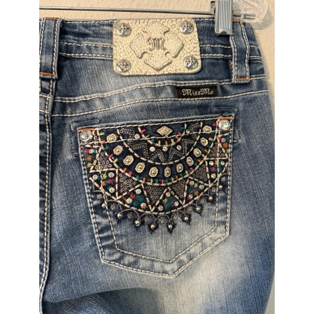 Miss Me Cuffed Capri Jeans 29 Mid-Rise Rhinestone Embroidered Bead Blue Denim